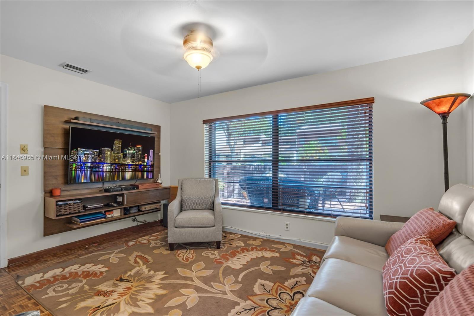 3339 Oak Dr