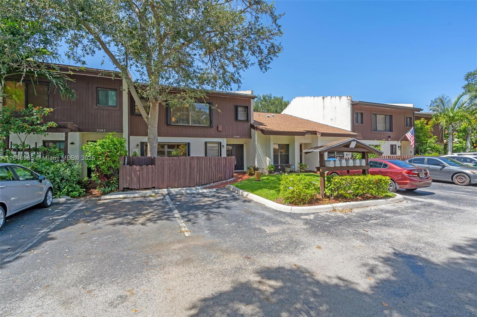 3339 Oak Dr