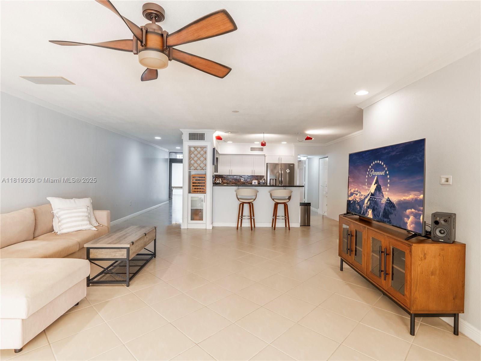 MIAMI LAKES WINDMILL GATE - Residential