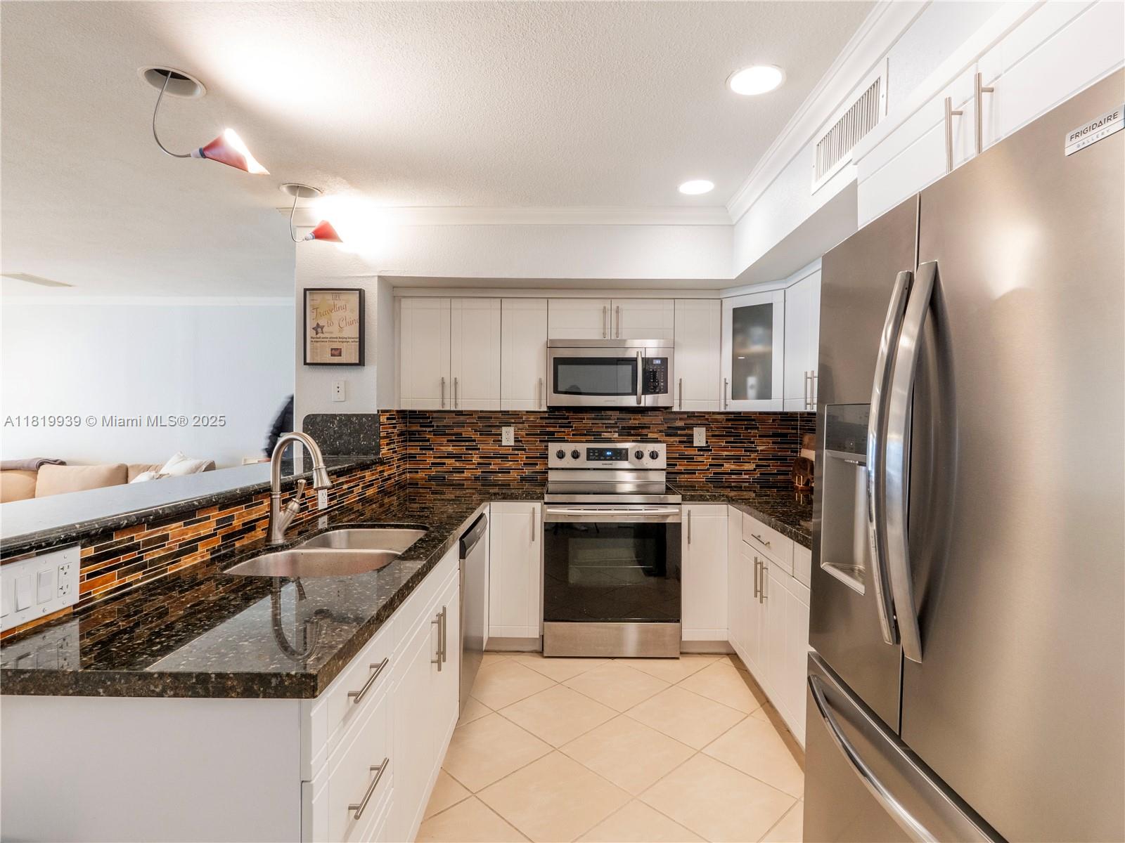 MIAMI LAKES WINDMILL GATE - Residential
