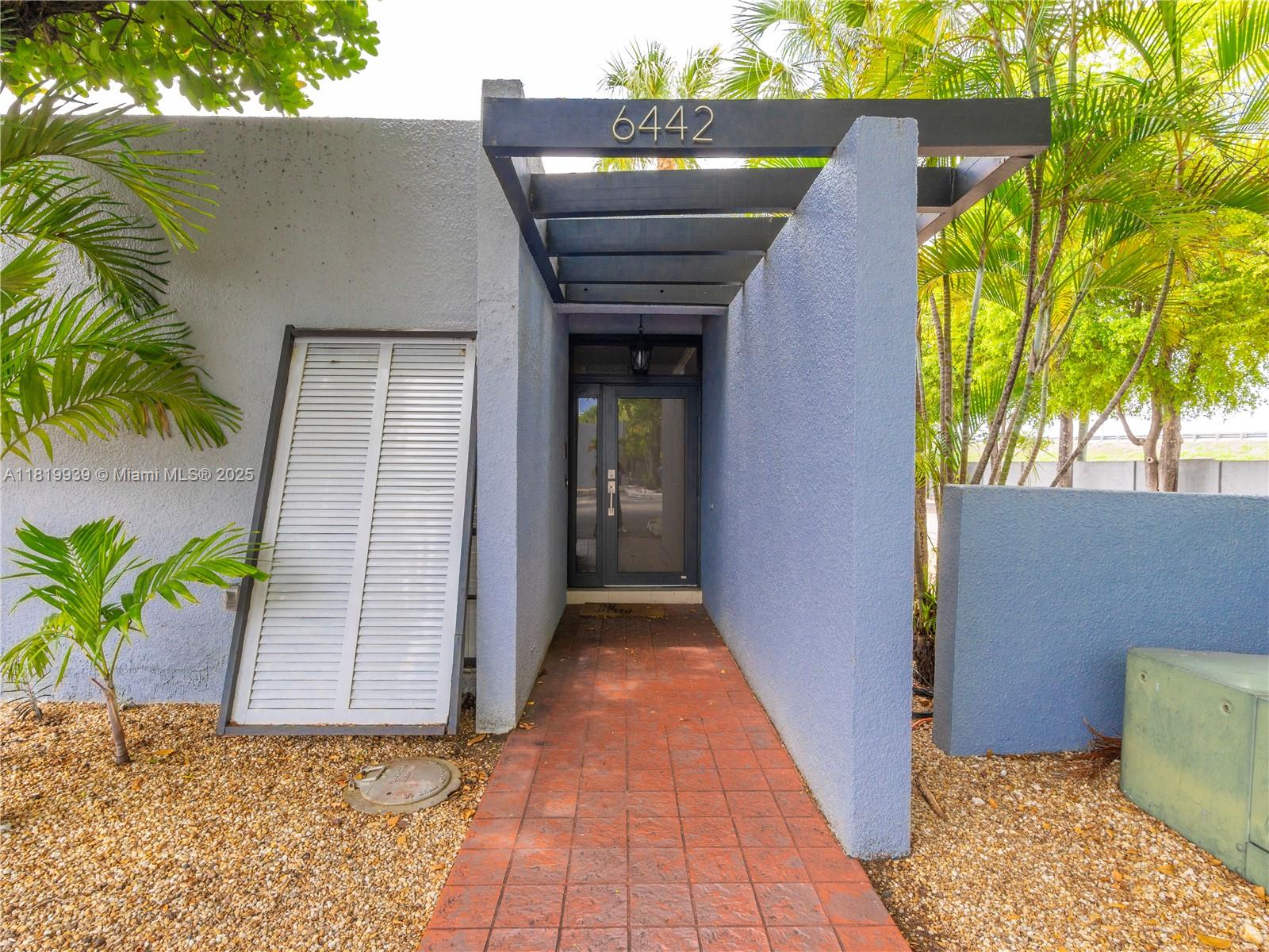 MIAMI LAKES WINDMILL GATE - Residential
