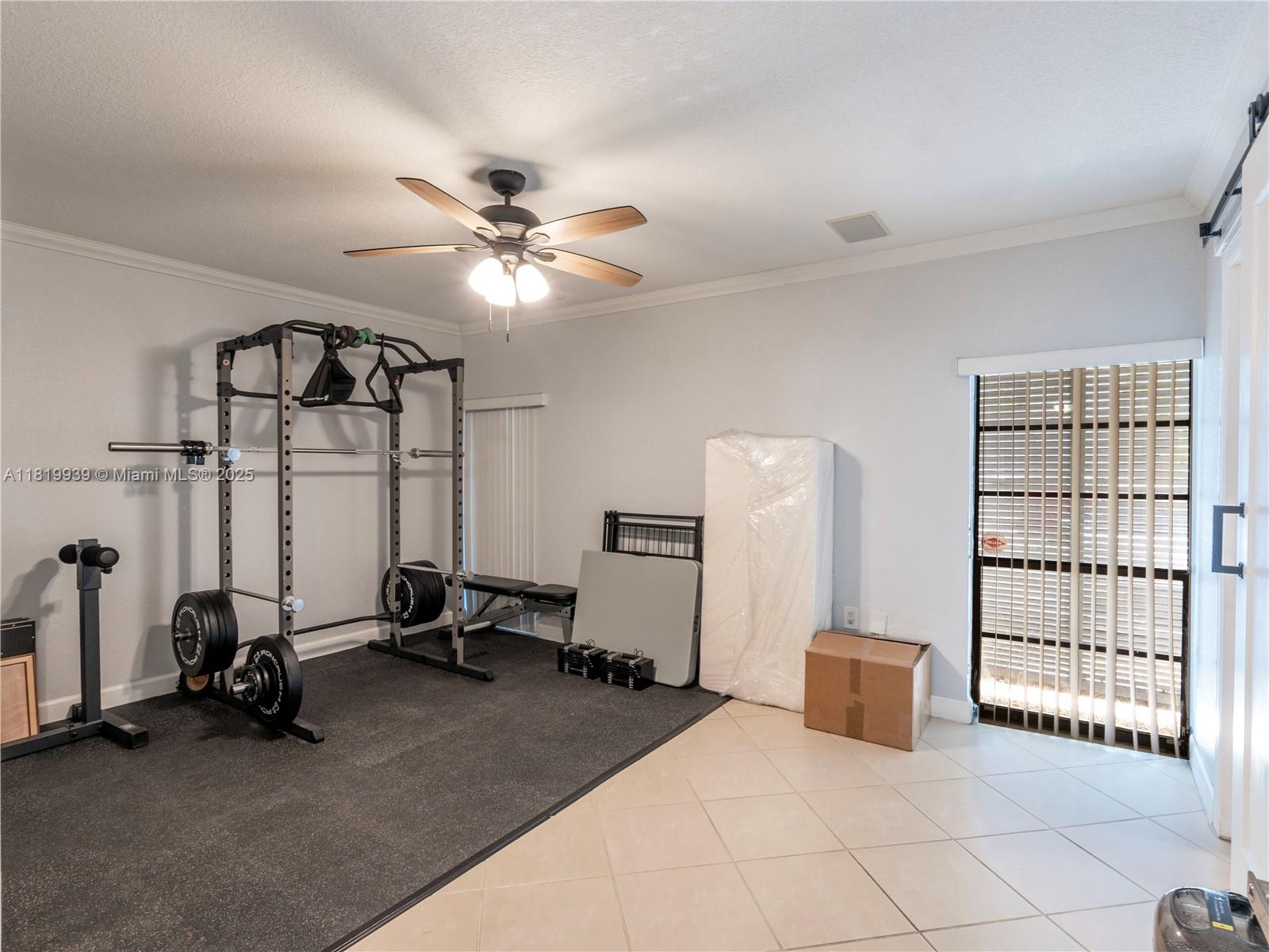 MIAMI LAKES WINDMILL GATE - Residential