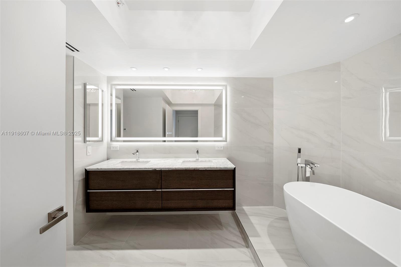 BLUE DIAMOND CONDO - Residential Lease