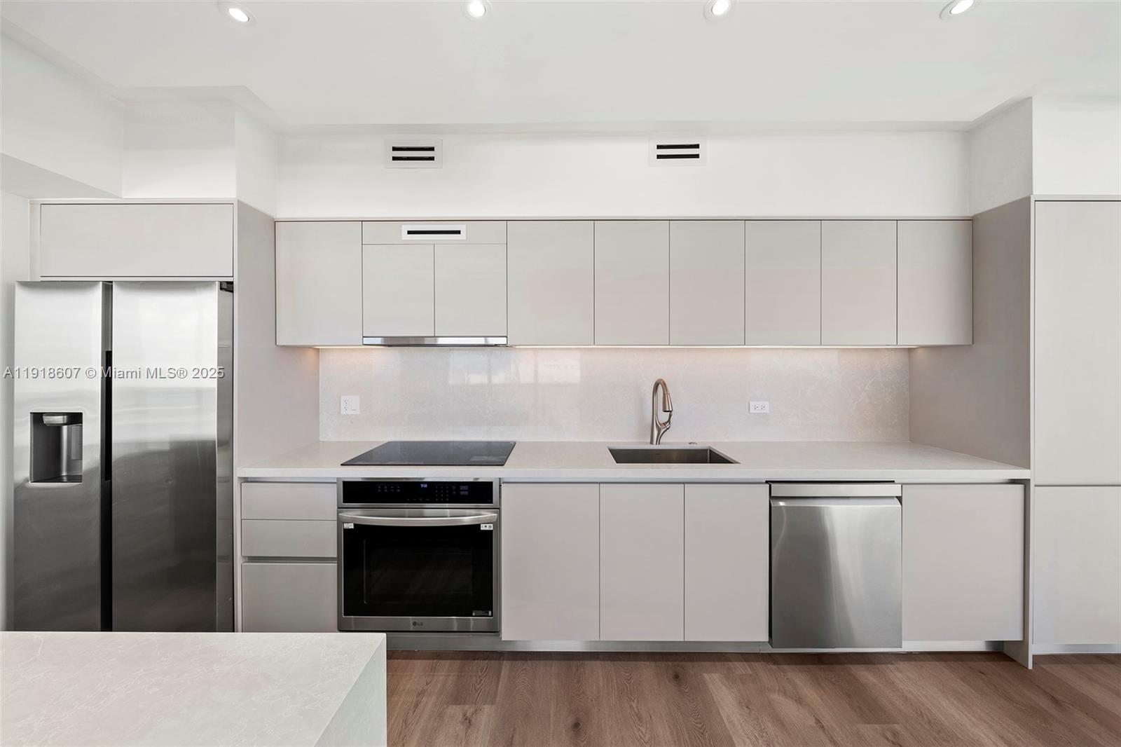 BLUE DIAMOND CONDO - Residential Lease