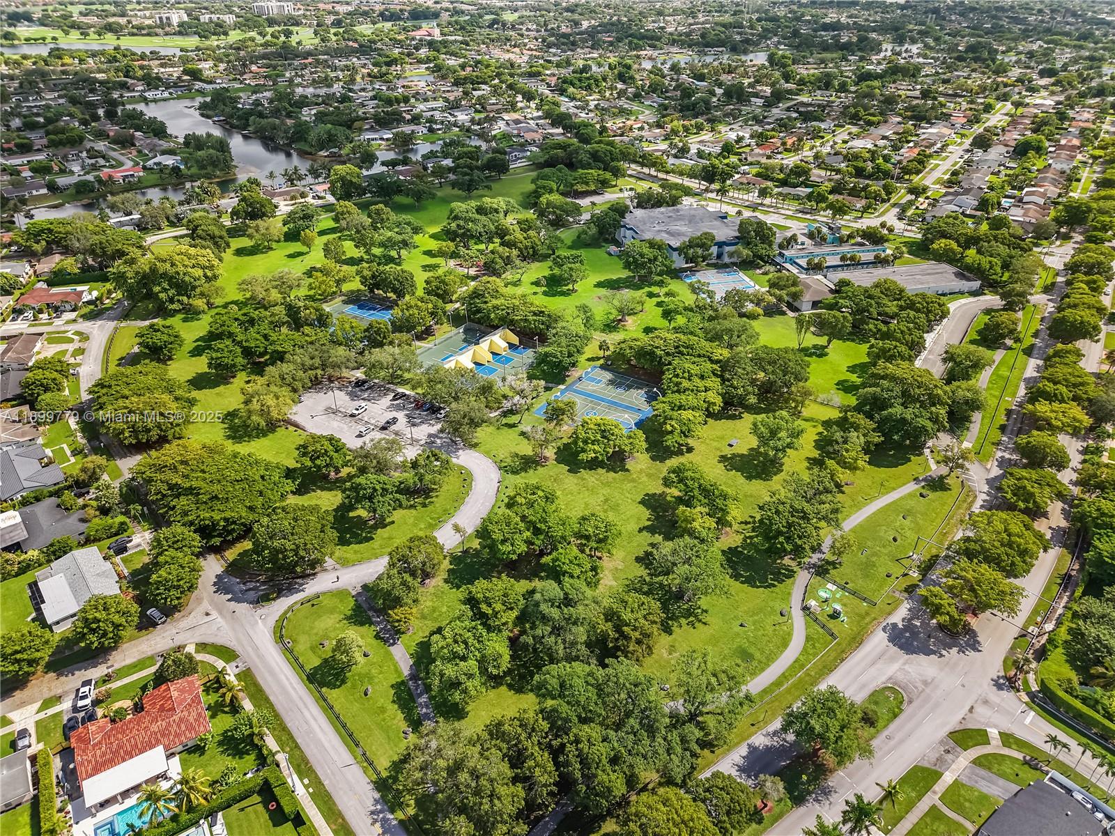 KENDALE LAKES SEC SEVEN - Residential