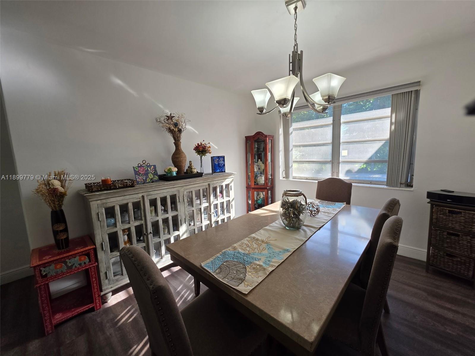 KENDALE LAKES SEC SEVEN - Residential