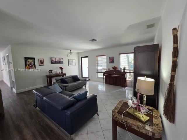 KENDALE LAKES SEC SEVEN - Residential