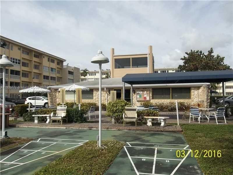 FOURTH GULFSTREAM GARDEN - Residential Lease