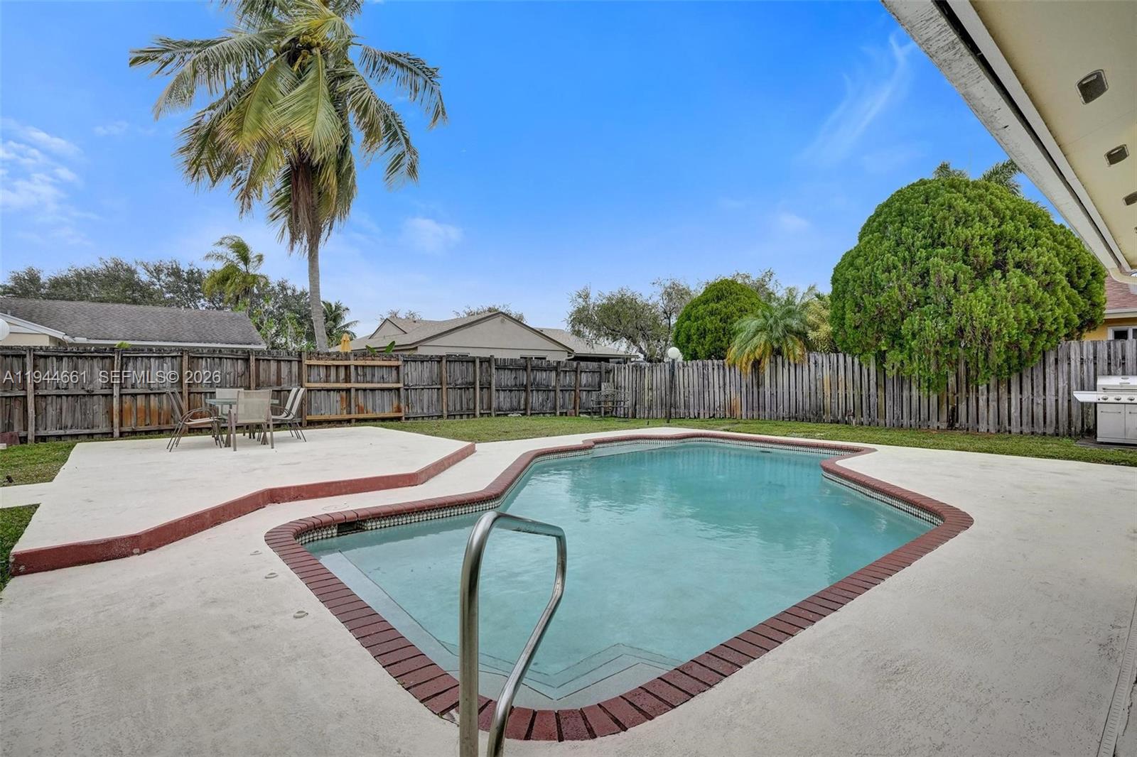 FLAMINGO GARDENS-PHASE TW - Residential