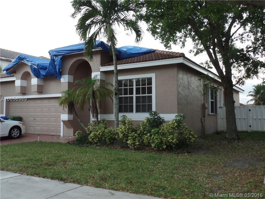 Beautiful 3/2 in Parkside-Spring Valley lake front  single home.  Third party approval is needed.  some HOA fees are owed to the association.  Escrow and closing will be held with Supreme Title & Escrow, Inc