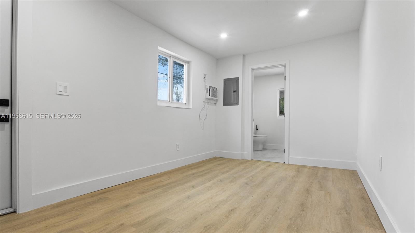 RANDALL PARK - Residential