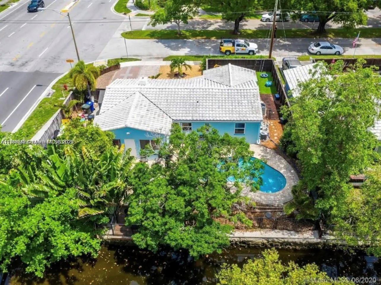 320 Sw 11th Ct, Fort Lauderdale, Broward County, Florida - 3 Bedrooms  
2 Bathrooms - 