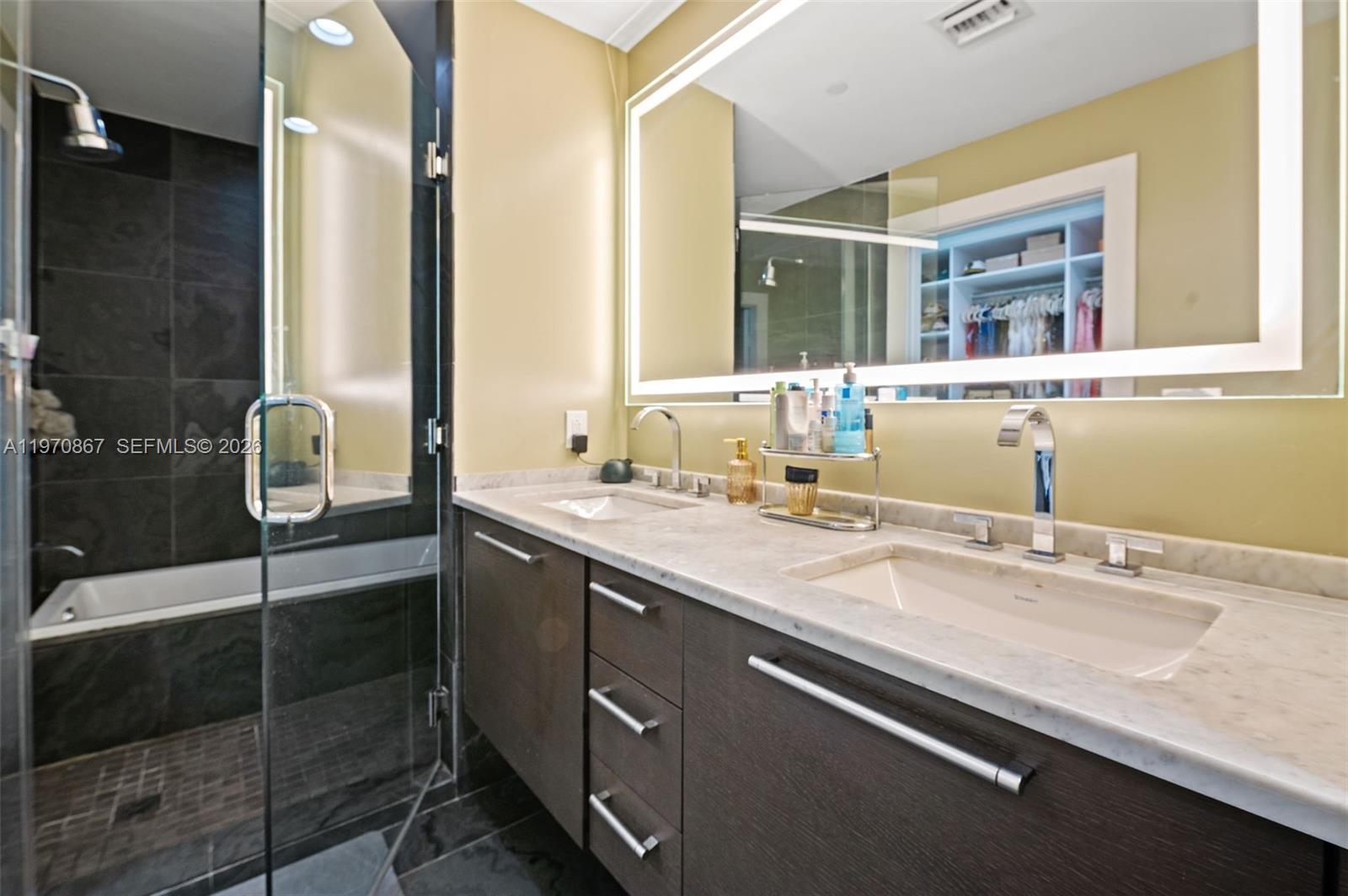 900 BISCAYNE BAY CONDO - Residential