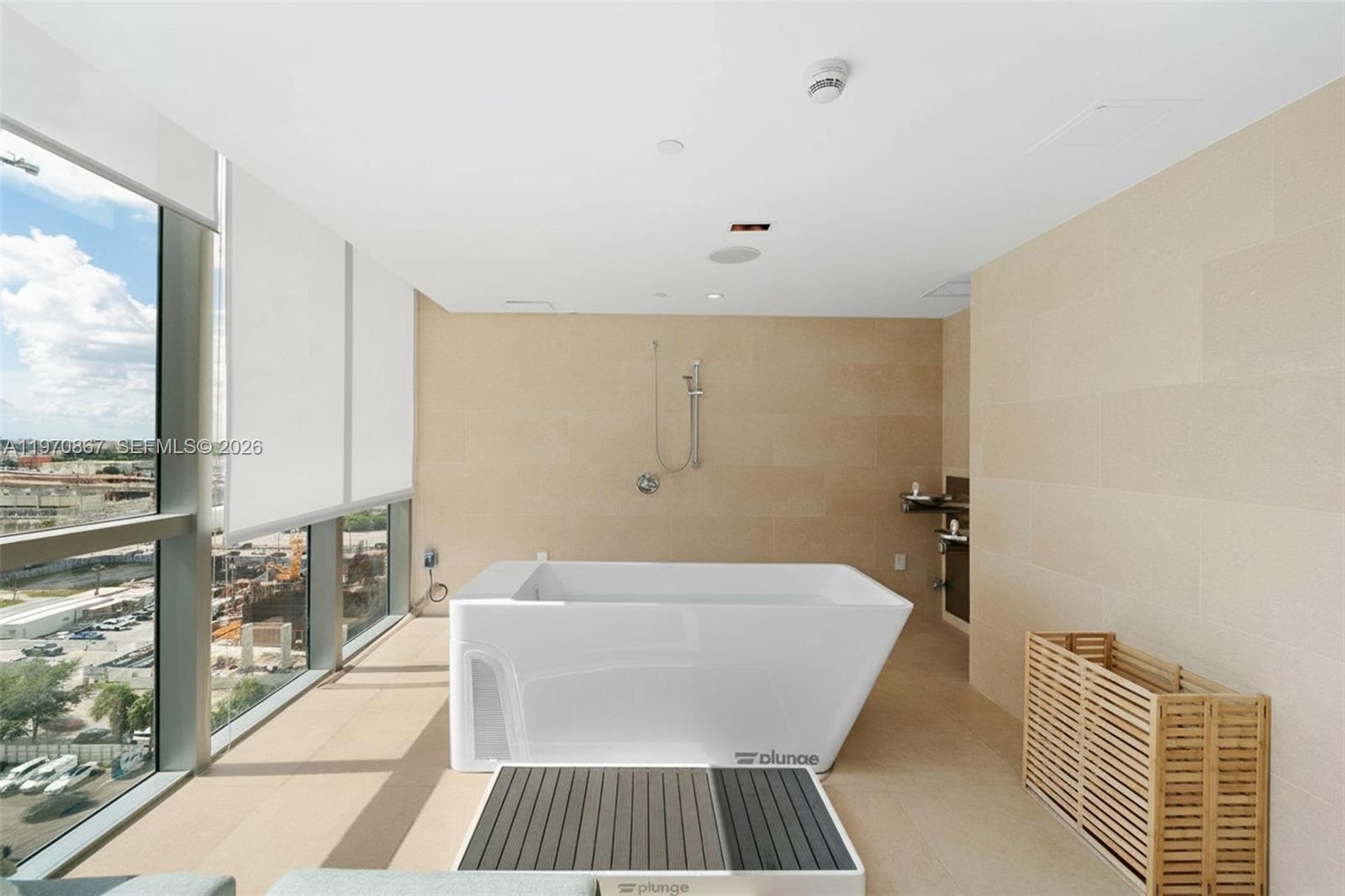 900 BISCAYNE BAY CONDO - Residential