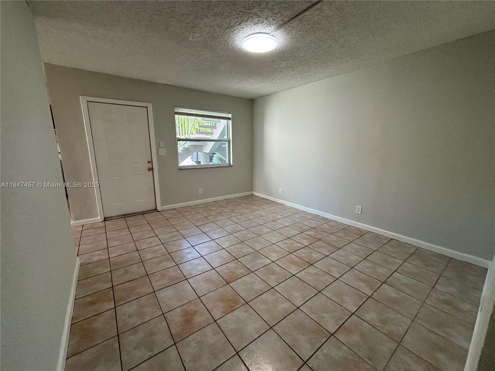 CORAL SPRINGS SUB NO 1 - Residential Lease