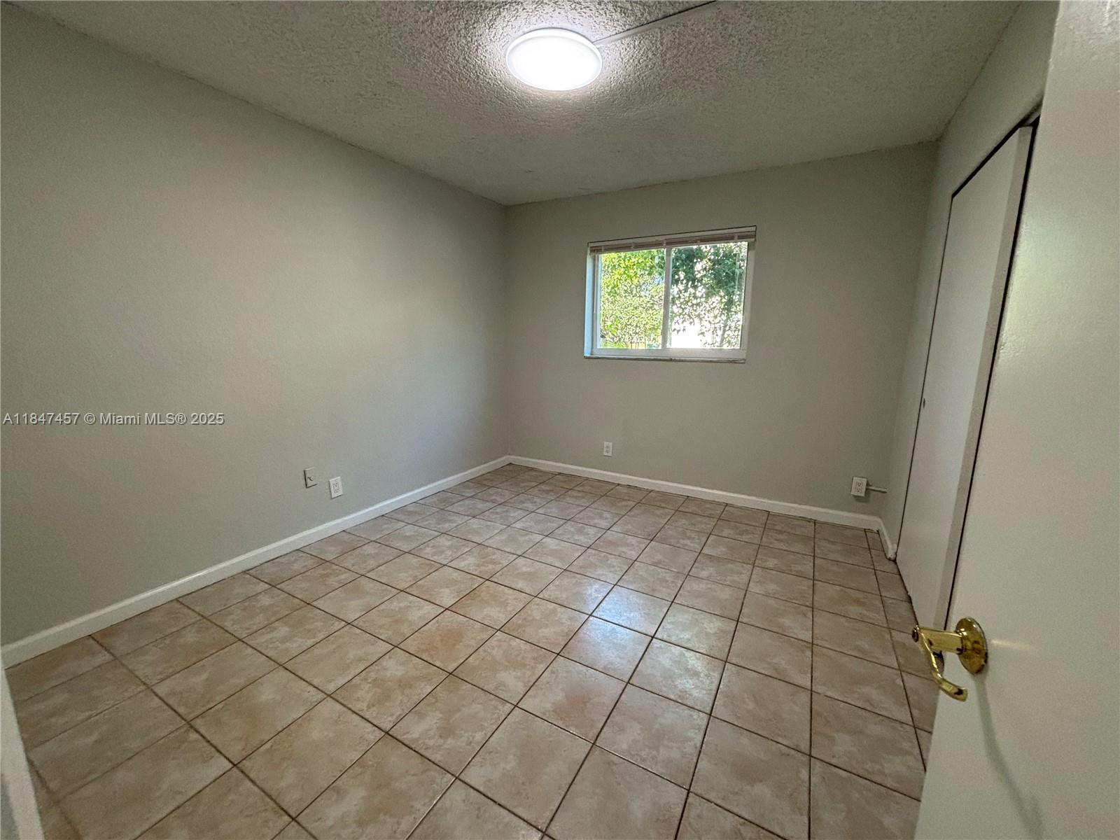 CORAL SPRINGS SUB NO 1 - Residential Lease