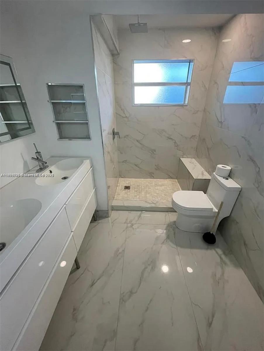 Nice and spacious 1/1.5 property. It is completely remodeled.