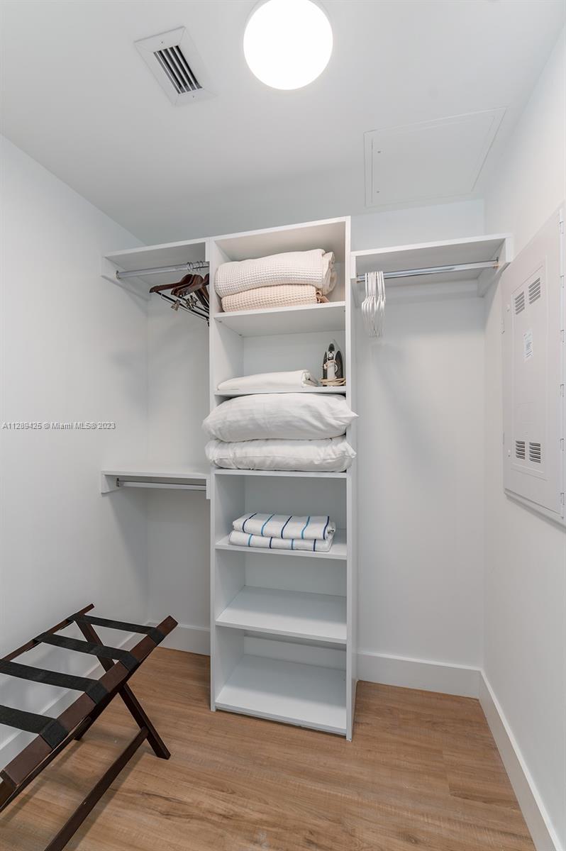 MIAMI WORLDCENTER - Residential Lease