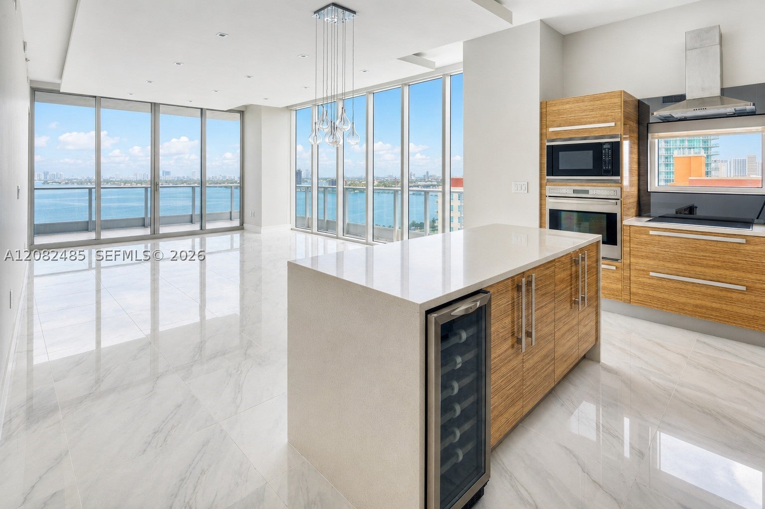 2020 N Bayshore Dr