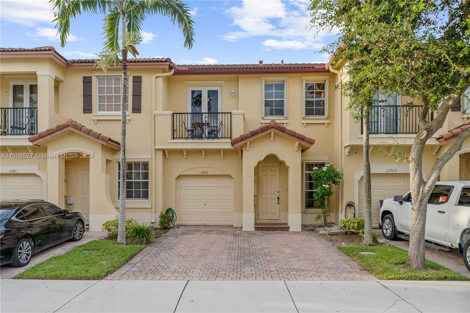 View Miami, FL 33186 townhome