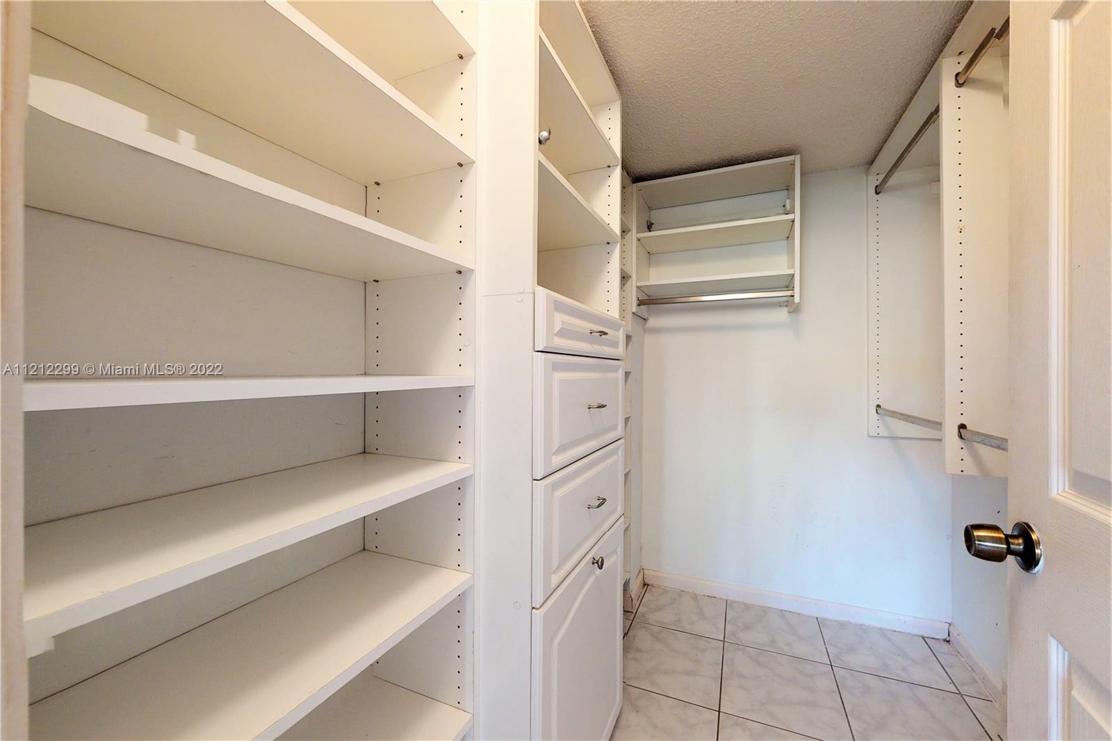 JACARANDA HEIGHTS CONDO - Residential