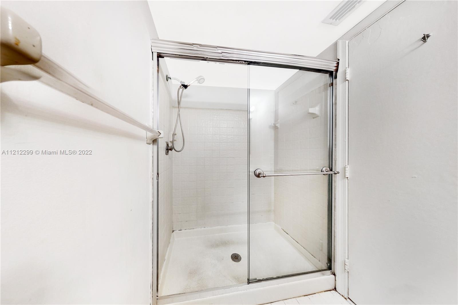 JACARANDA HEIGHTS CONDO - Residential