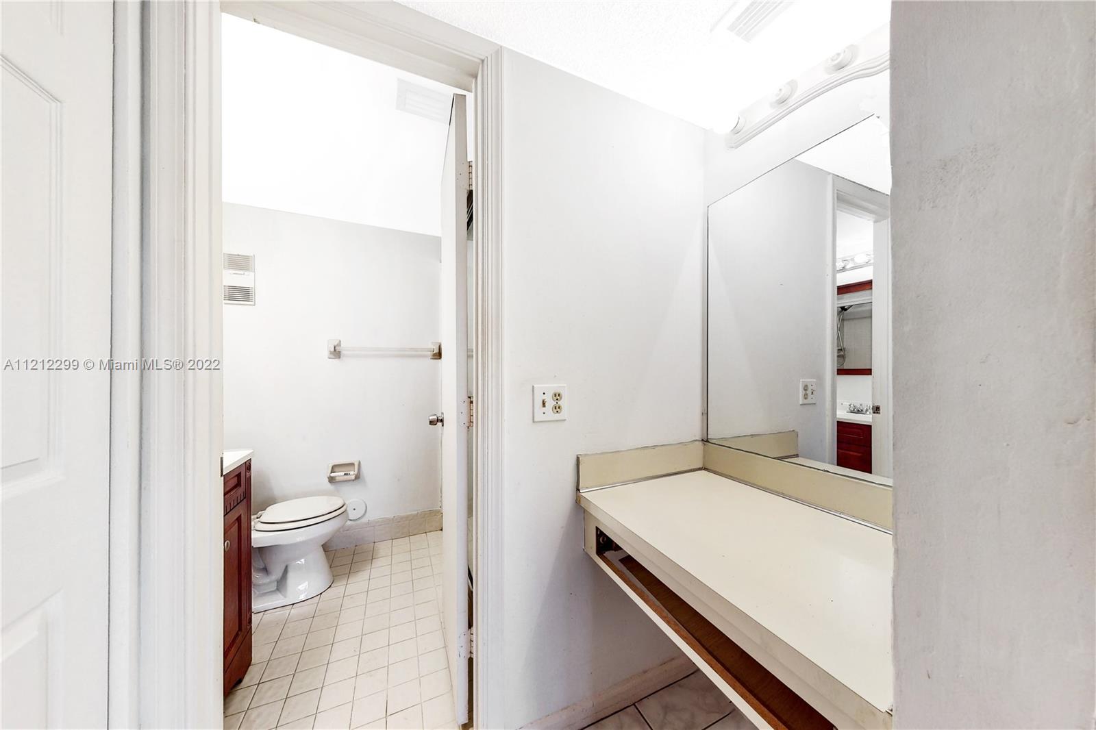 JACARANDA HEIGHTS CONDO - Residential