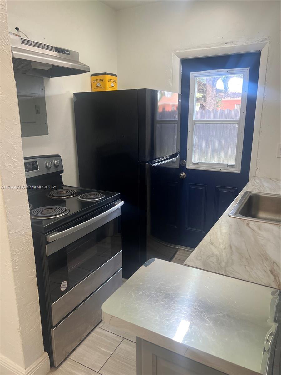 1600 NW 42nd St 1600