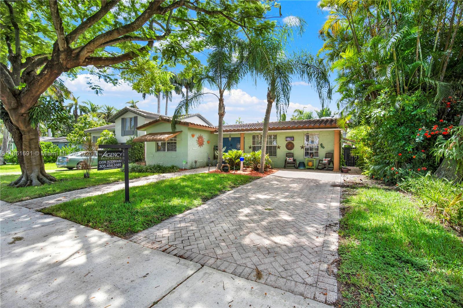 1214 Polk St