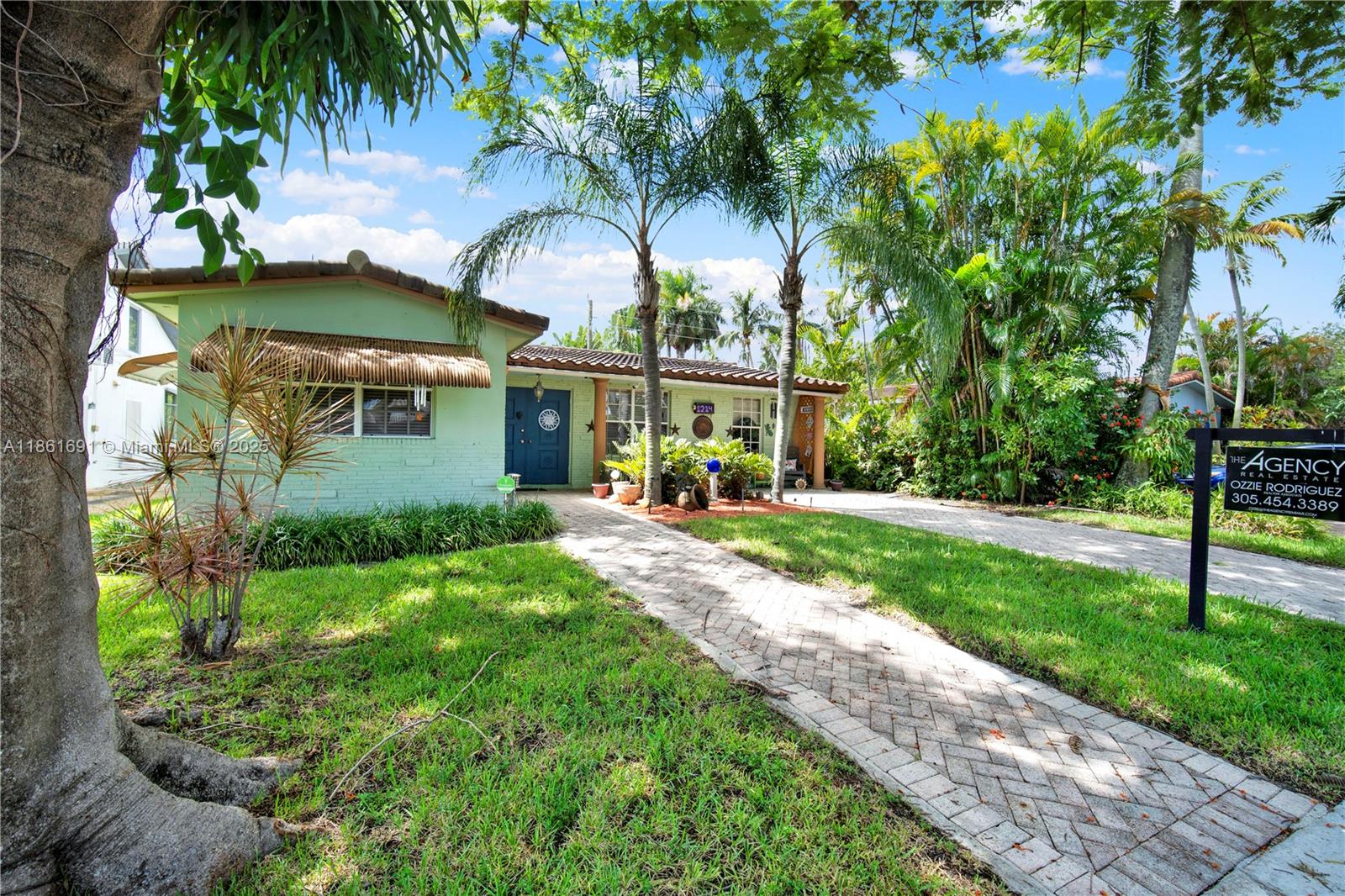 1214 Polk St