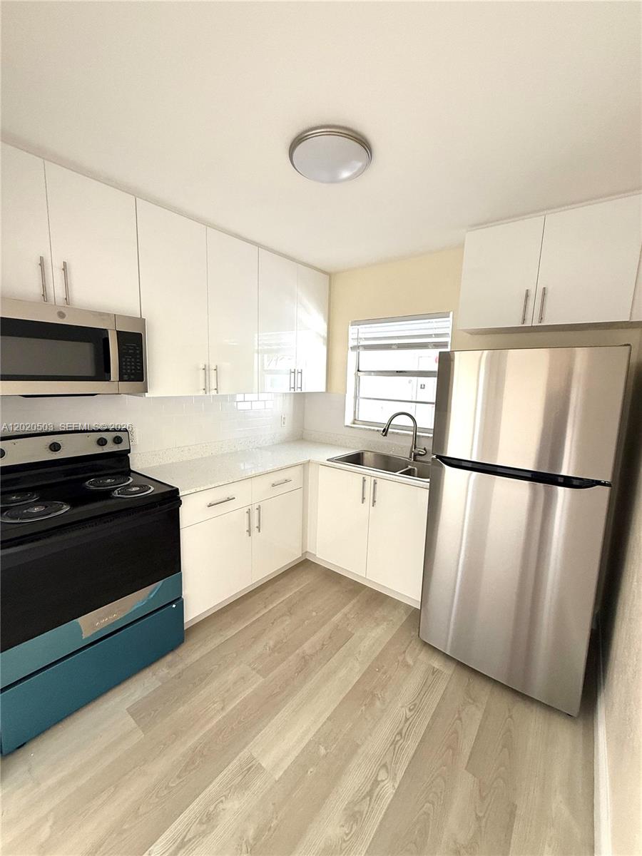 Photo of 1607 Arthur St #303, Hollywood, FL 33020 (MLS # A12020503)