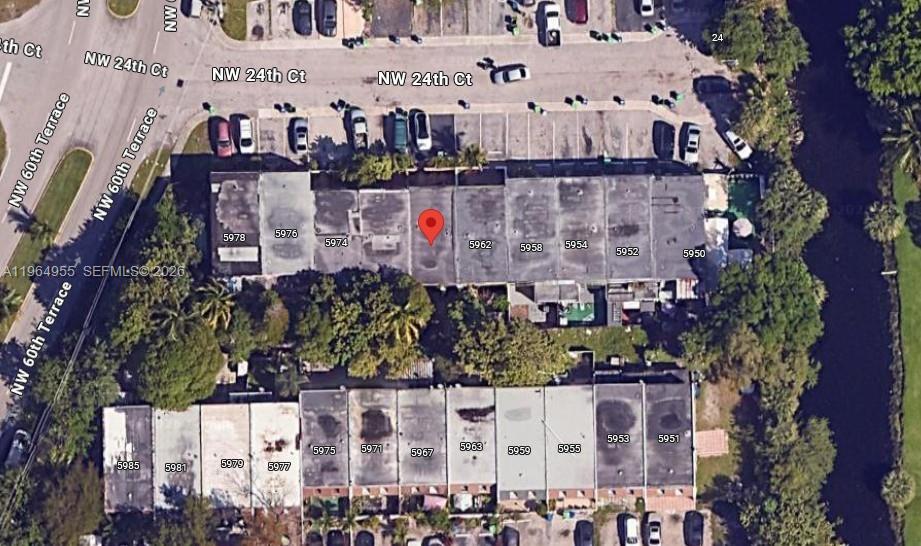 SUNRISE TOWNE 1 - Residential