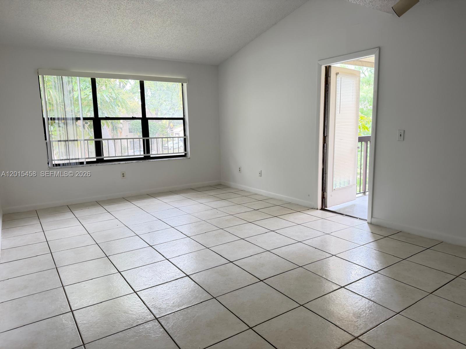 4381 W Mcnab Rd 15