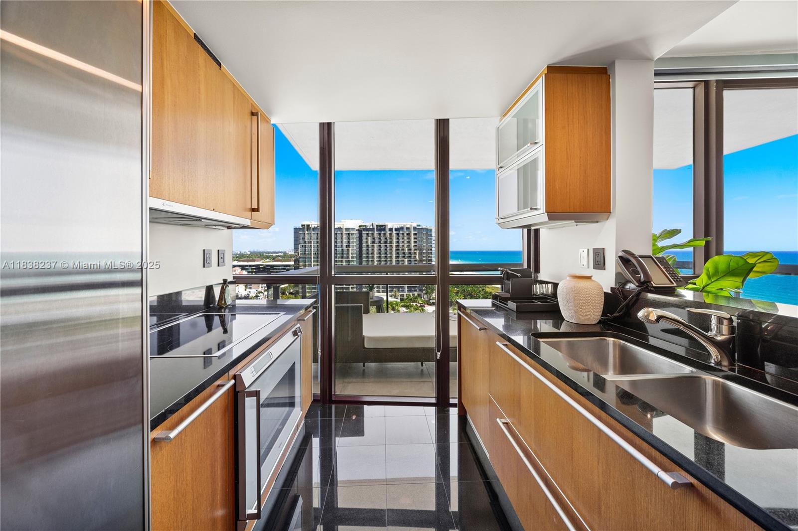 101 20 1905, Miami Beach, FL, 33139/$2,300,000 4 101 20 1905