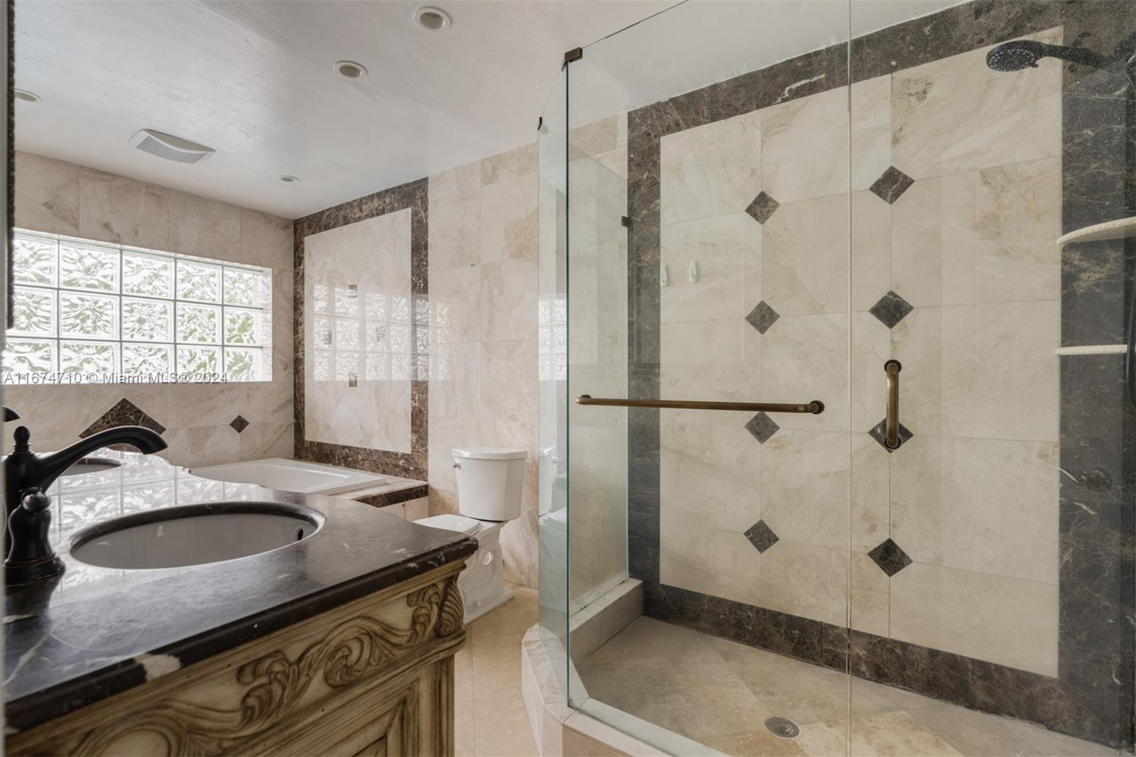 CORAL RIDGE COUNTRY CLUB - Residential