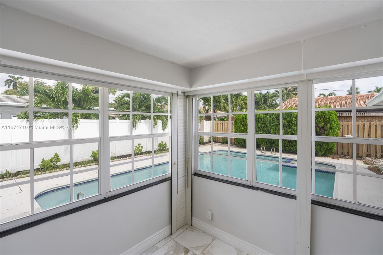 CORAL RIDGE COUNTRY CLUB - Residential