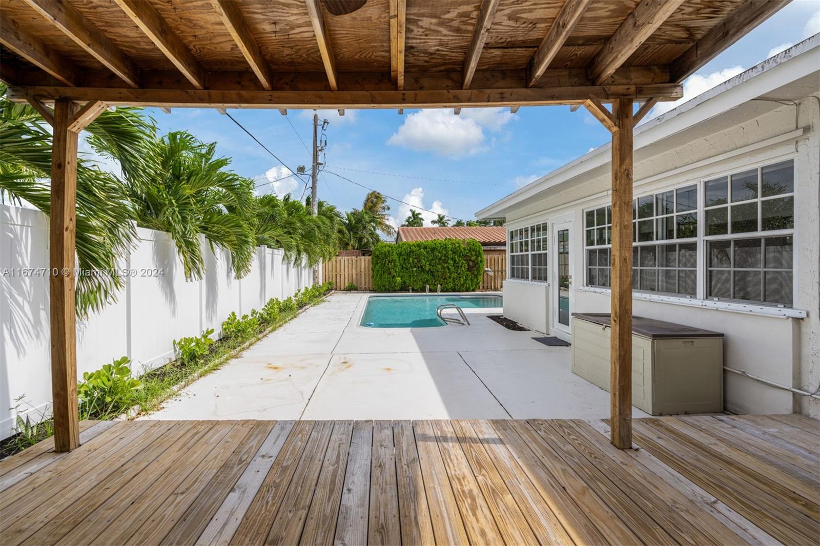 CORAL RIDGE COUNTRY CLUB - Residential