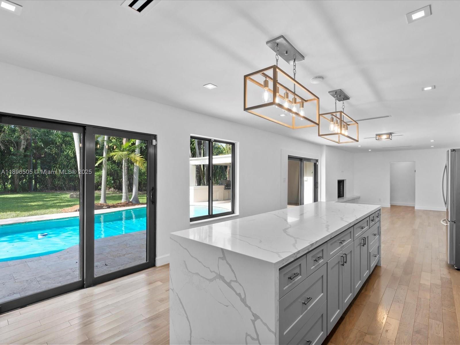 8501 SW 68th St Rd, Miami, FL, 33143/$2,790,000 2 8501 SW 68th St Rd