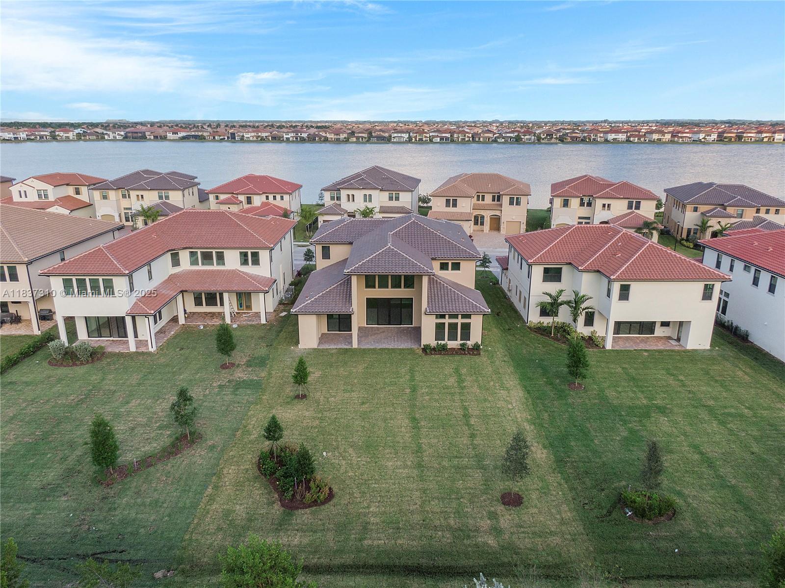 9065 W Parkland Bay
