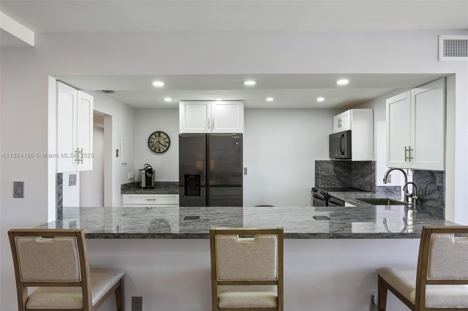 TOWERS OF OCEANVIEW SOUTH - Residential
