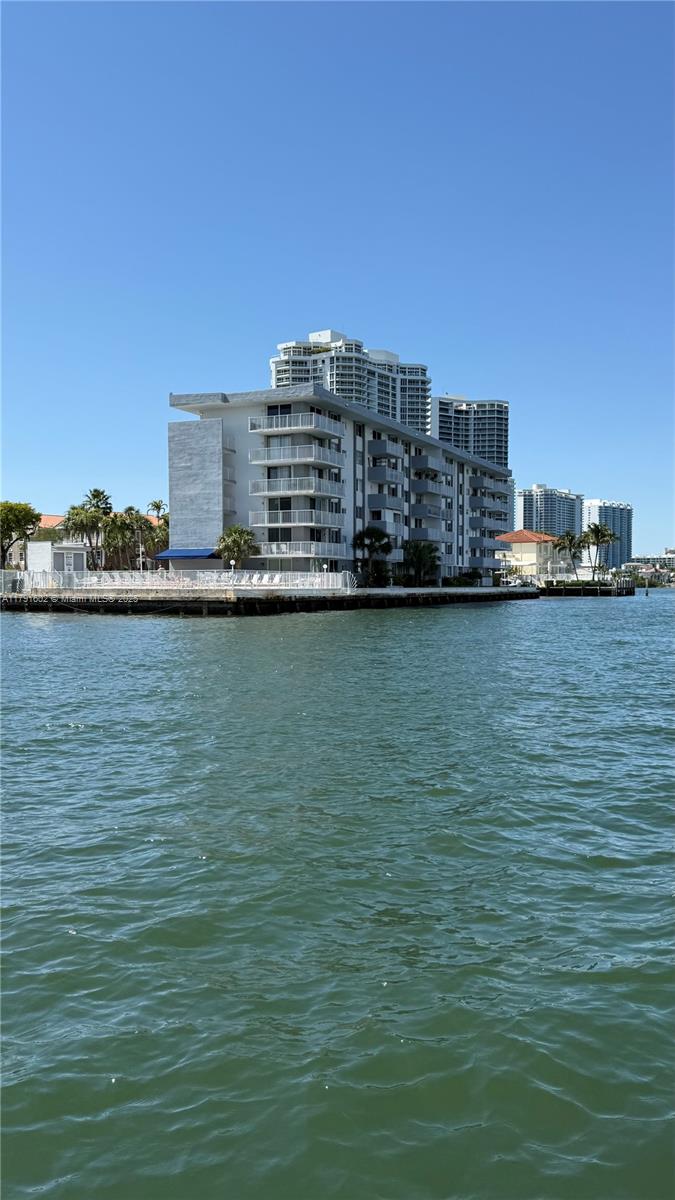 Rental Property at 4000 Ne 170th St 108, North Miami Beach, Miami-Dade County, Florida - Bedrooms: 3 
Bathrooms: 2  - $4,500 MO.