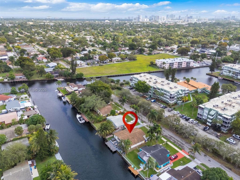 Photo of 2721 Harding St, Hollywood, FL 33020 (MLS # A11945103)