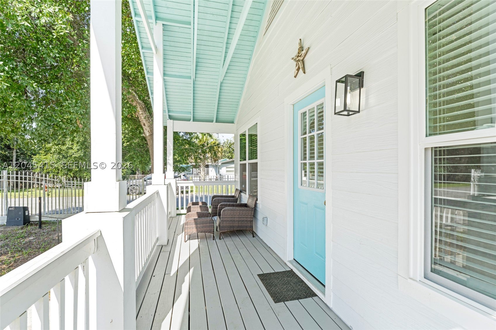 2 POINCIANA COVE RD