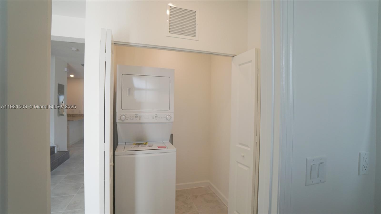 COCO PALM VILLAS - Residential