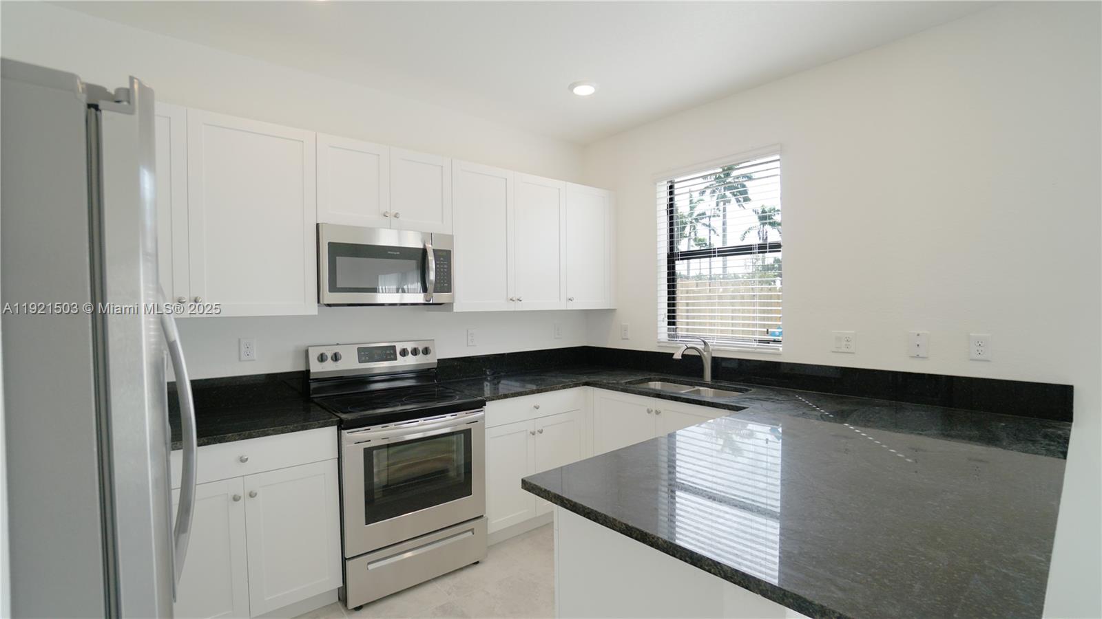 COCO PALM VILLAS - Residential