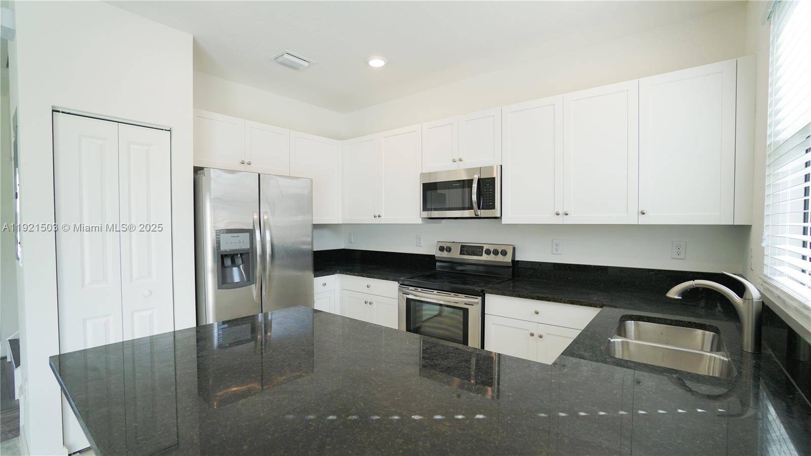 COCO PALM VILLAS - Residential