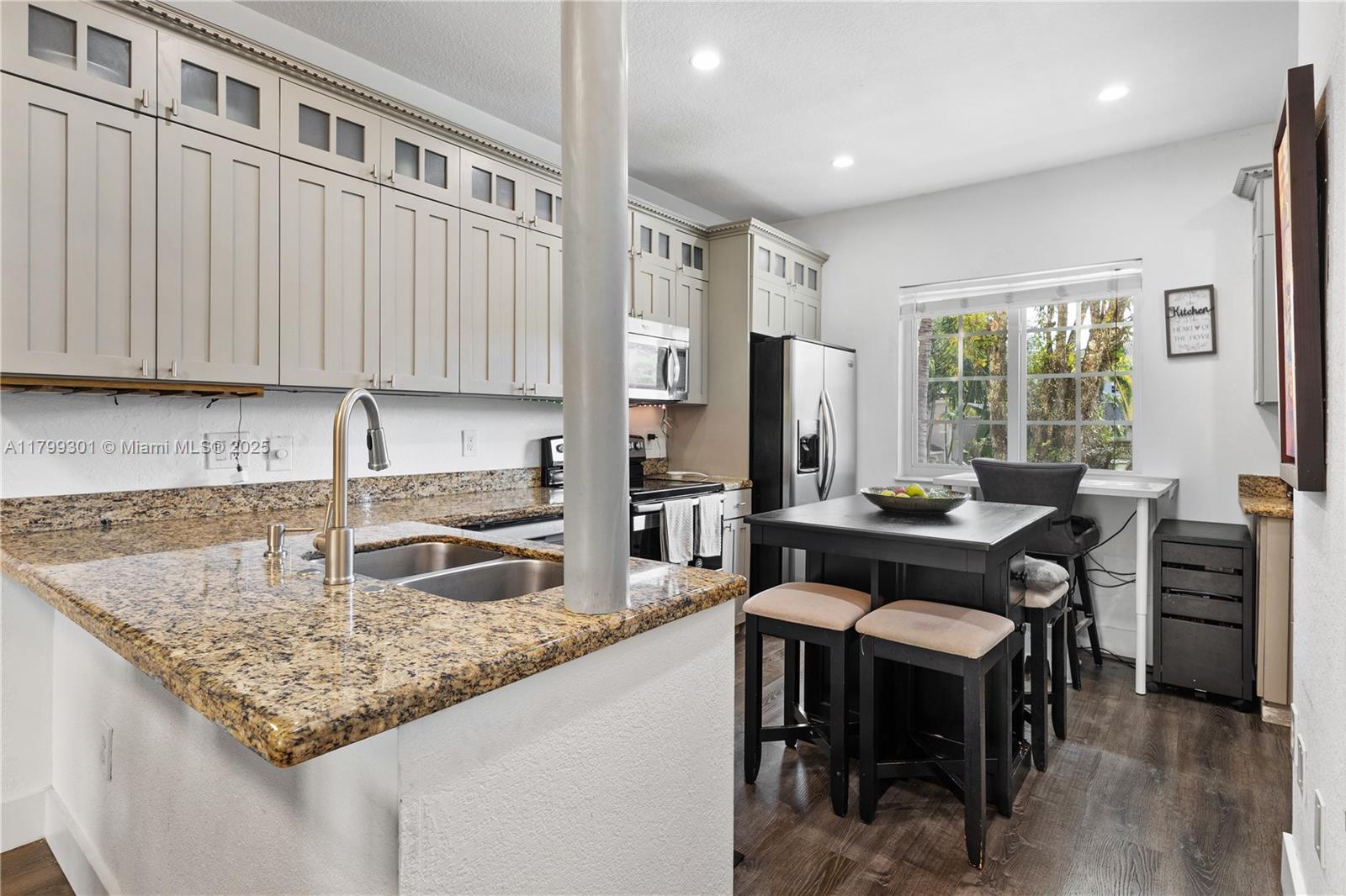 LAS BRISAS AT DORAL CONDO - Residential