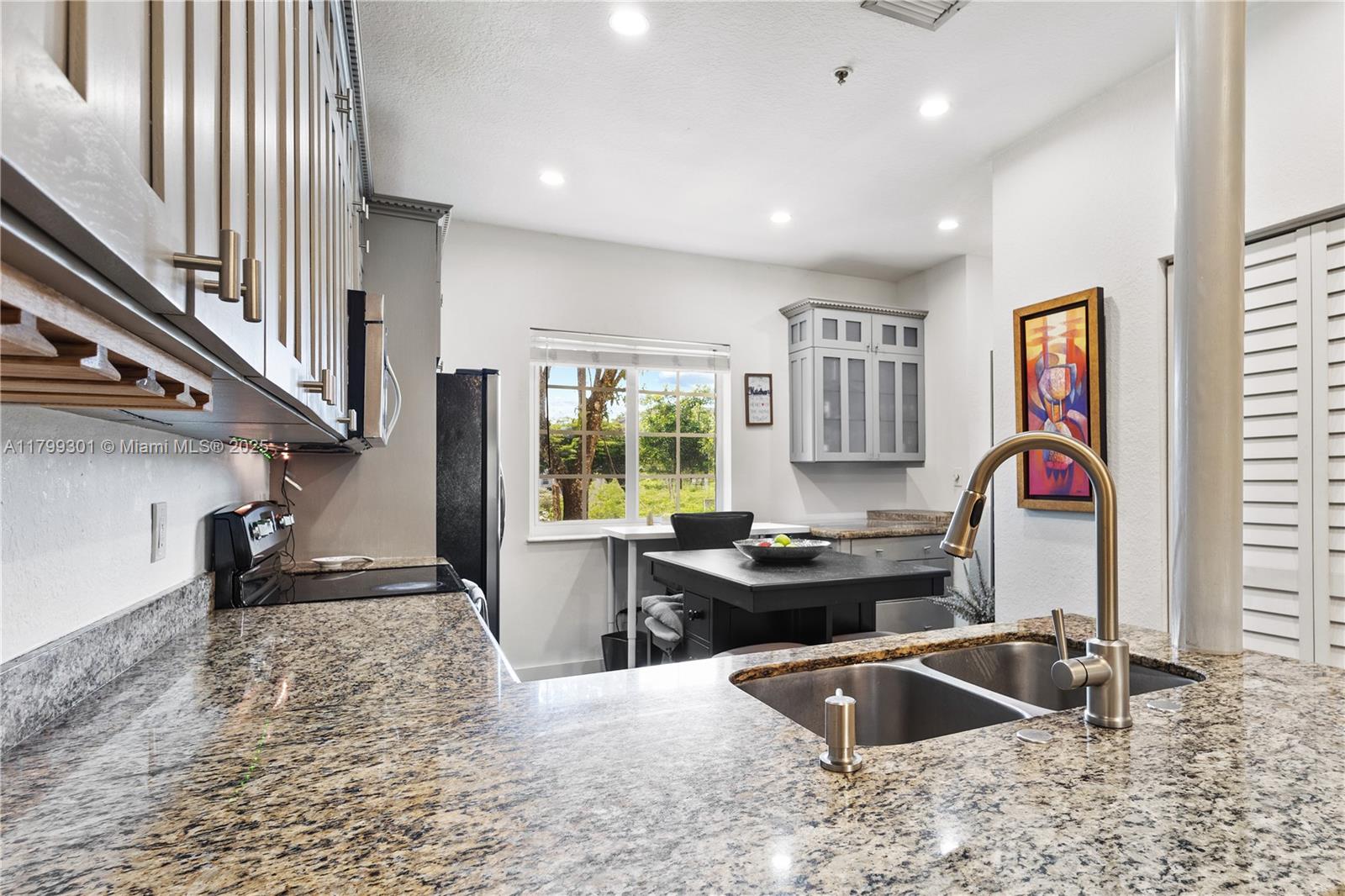 LAS BRISAS AT DORAL CONDO - Residential