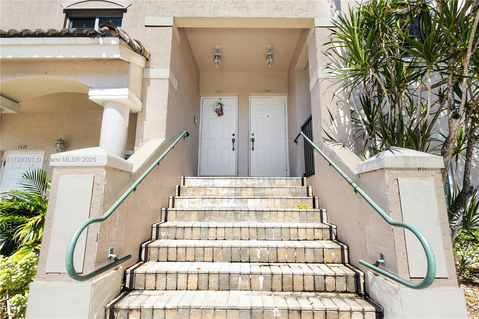 LAS BRISAS AT DORAL CONDO - Residential