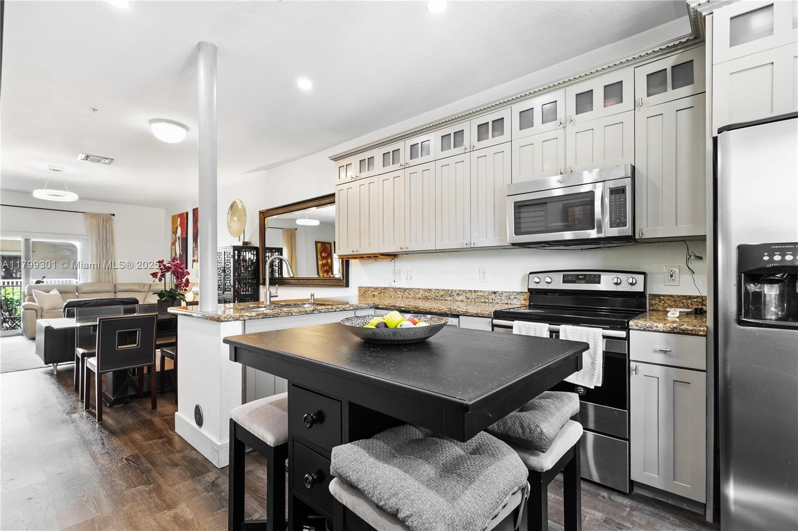 LAS BRISAS AT DORAL CONDO - Residential